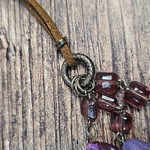 LAVENDER IRIDESCENT THREE ROW BEADED FASHION NECKLACE - Picture 8 of 9